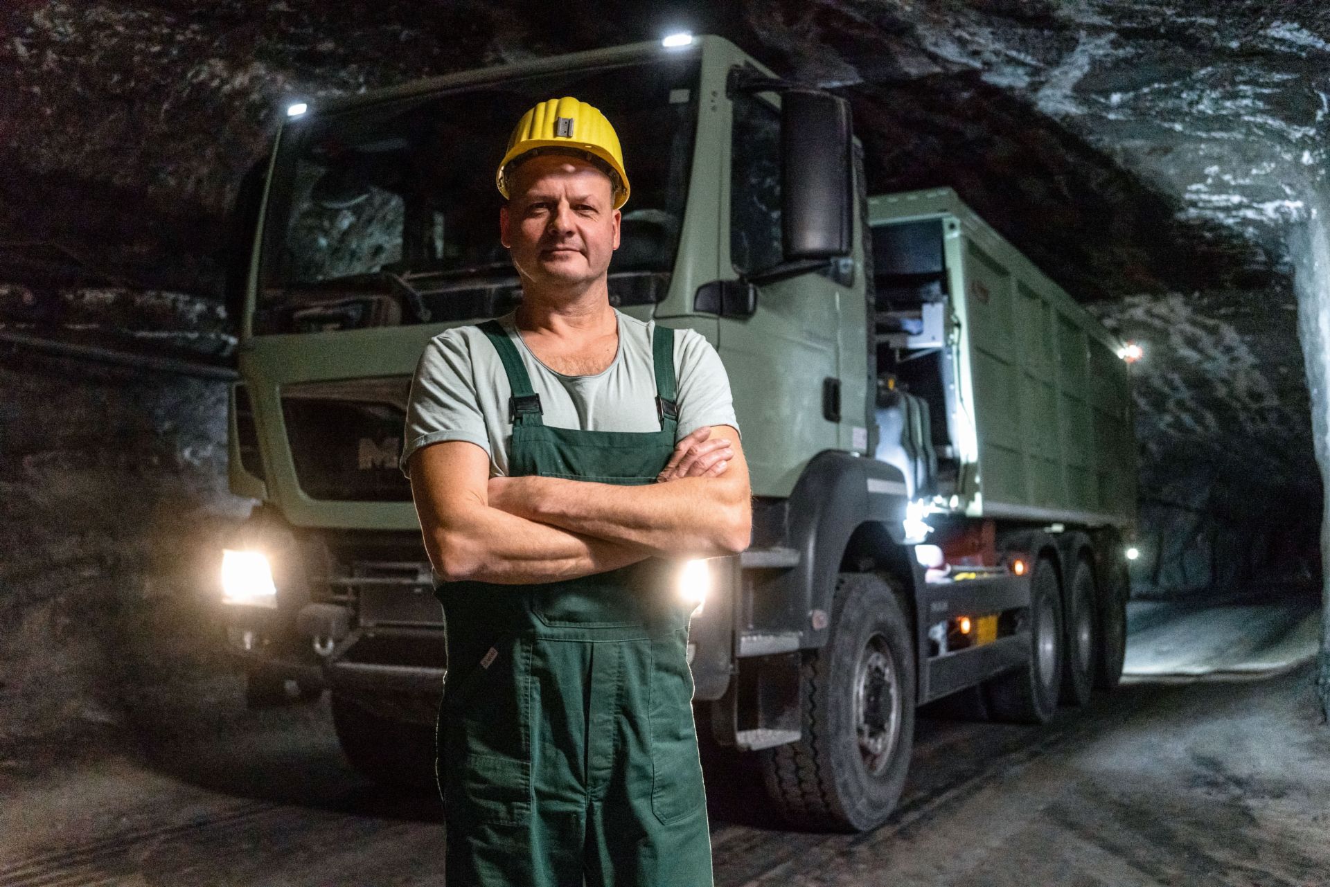 Ready for departure – Matthias Wenzel is happy about his new truck. The robust truck is expected to withstand underground use for about ten years.